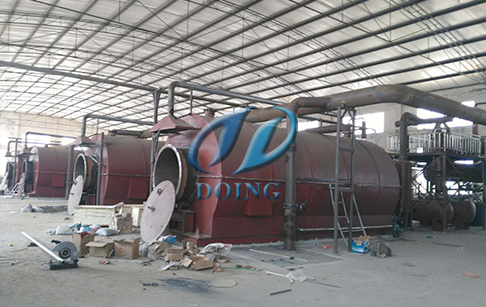 恭喜重庆客户4台12吨环保型废轮胎炼油设备成功安装