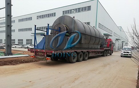 恭喜辽宁省客户购买的两台12吨废轮胎炼油设备完成发货