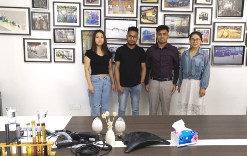 孟加拉客户来河南东盈考察废塑料炼油项目