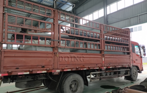 一台12吨废轮胎炼油设备发往菲律宾