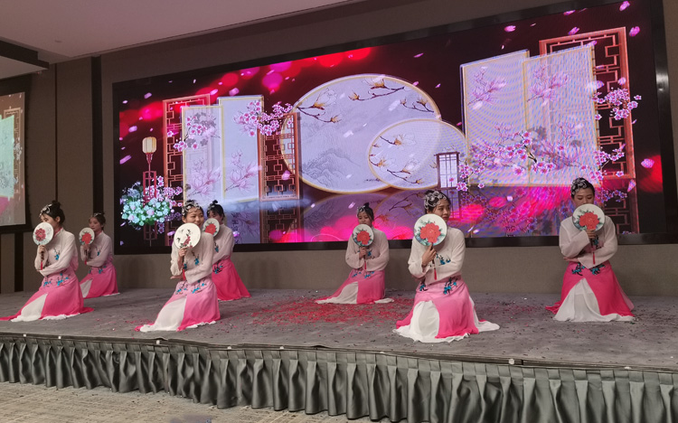 东盈年会节目表演