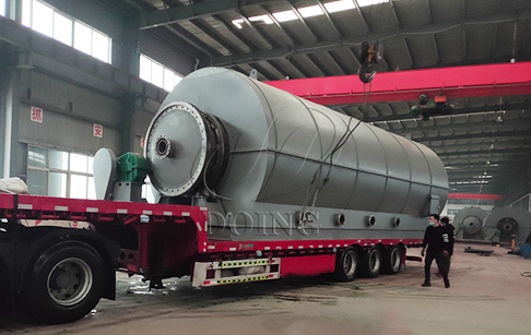 一台12吨废轮胎炼油设备发往拉脱维亚