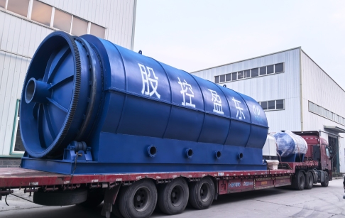 一套15吨间歇式造纸厂水洗塑料炼油设备发往约旦