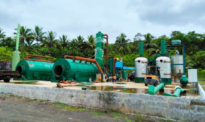 东盈塑料裂解设备