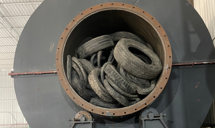 间歇式轮胎炼油设备进料口