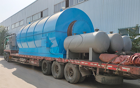 两台12吨废轮胎炼油设备发往孟加拉