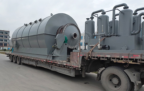 八台12吨废轮胎炼油设备发往山西