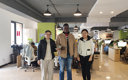 布基纳法索客户从河南东盈购买轮胎油精炼设备